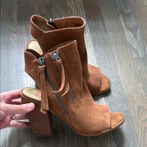 Dolce vida suede heels
